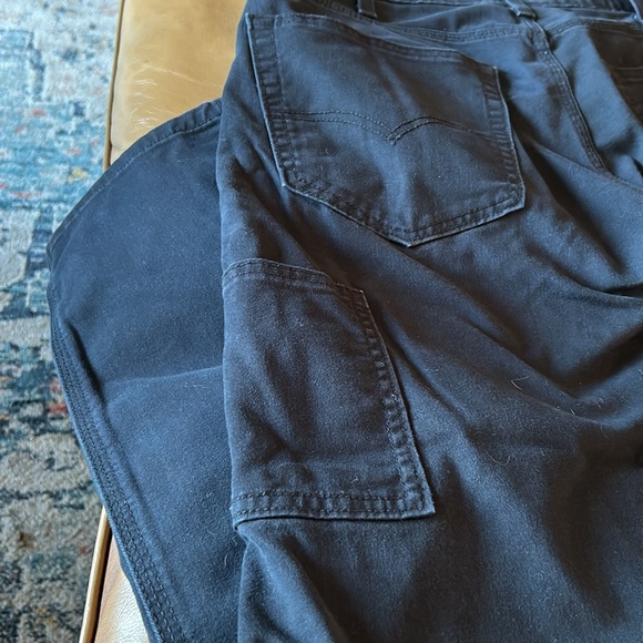 Levi’s black cargo pants - Picture 6 of 7